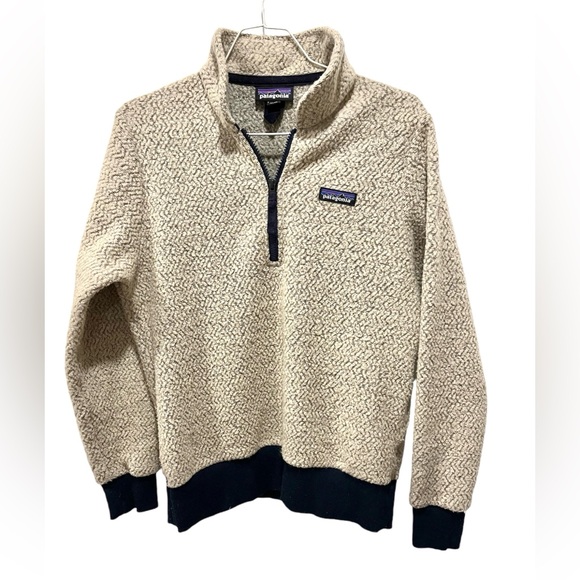 Women’s Patagonia quarter zip - Picture 3 of 6
